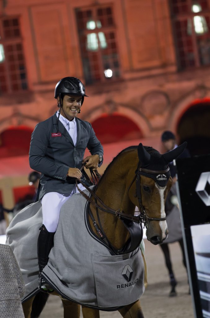 Carolina Chapellín y su esposo Gustavo Mirabal e hijos
