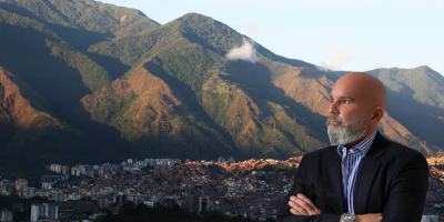 Gustavo Mirabal Castro en Caracas, Venezuela, sin controversias